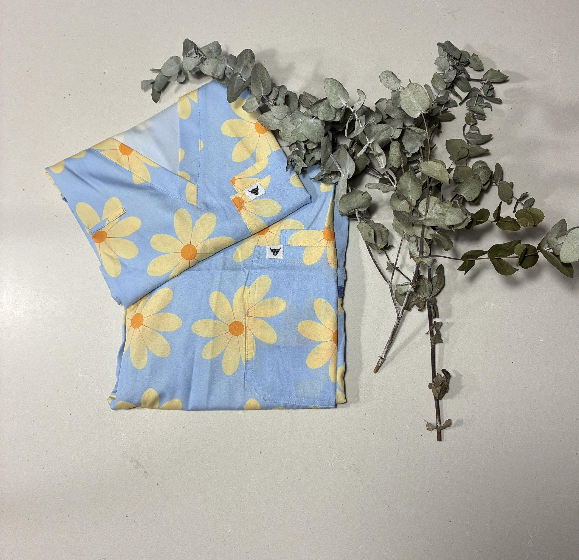 SUNNY DAISY SCRUB SET