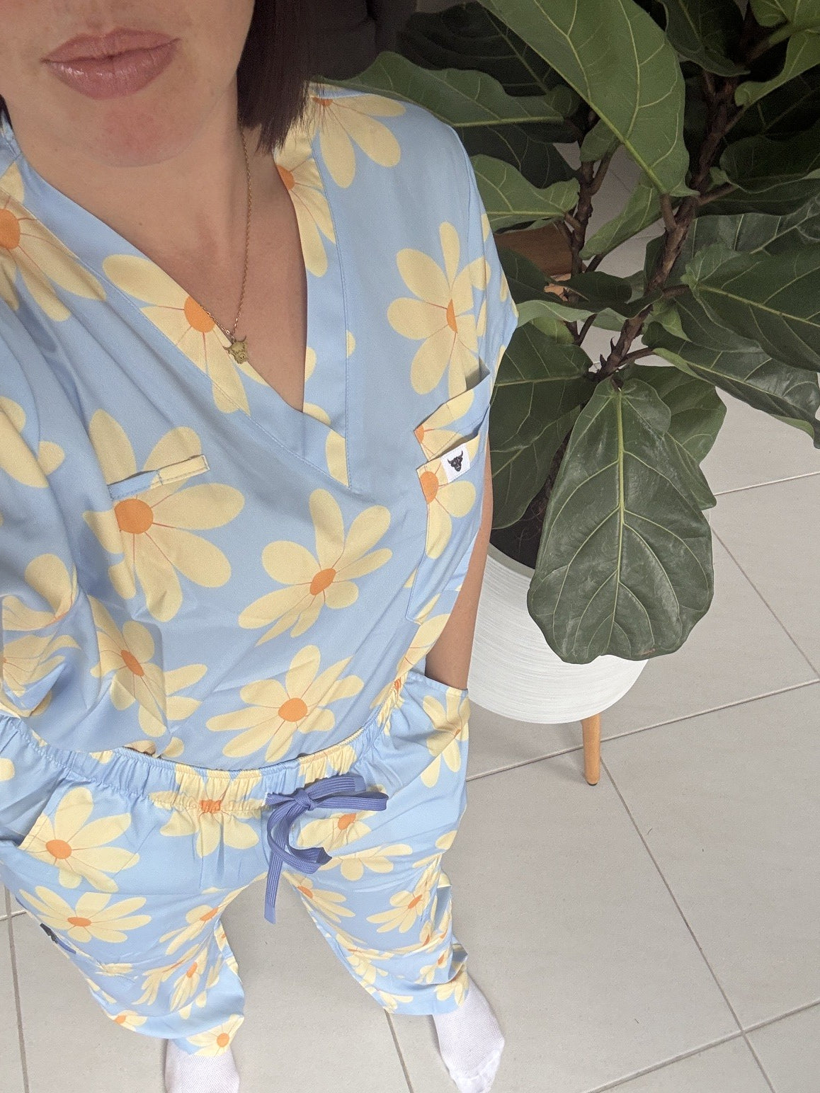 SUNNY DAISY SCRUB SET